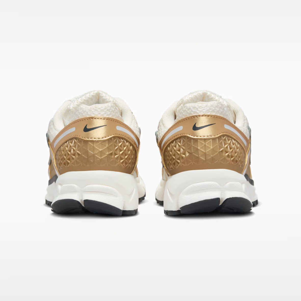 Zoom Vomero 5 Metallic Gold